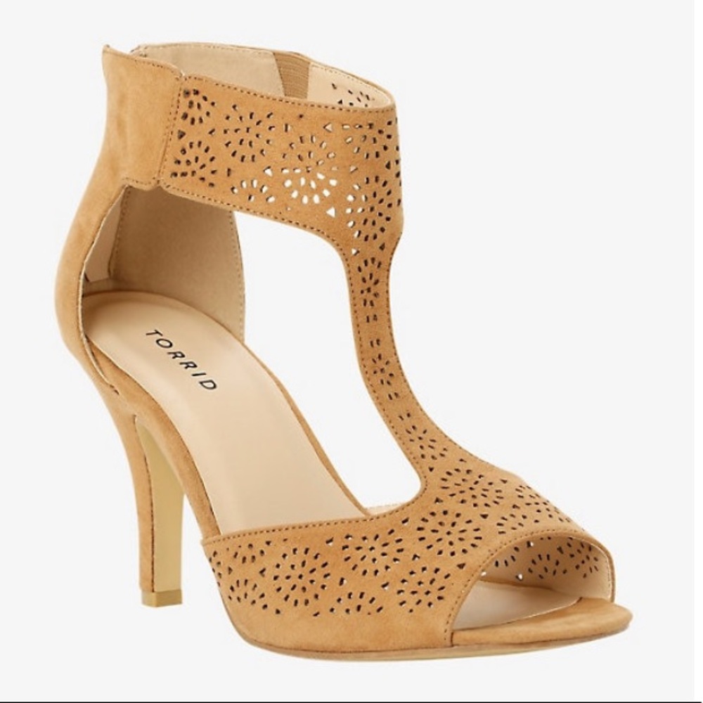 Torrid tan T Strap cut out Heels. Wide Width sz 11
